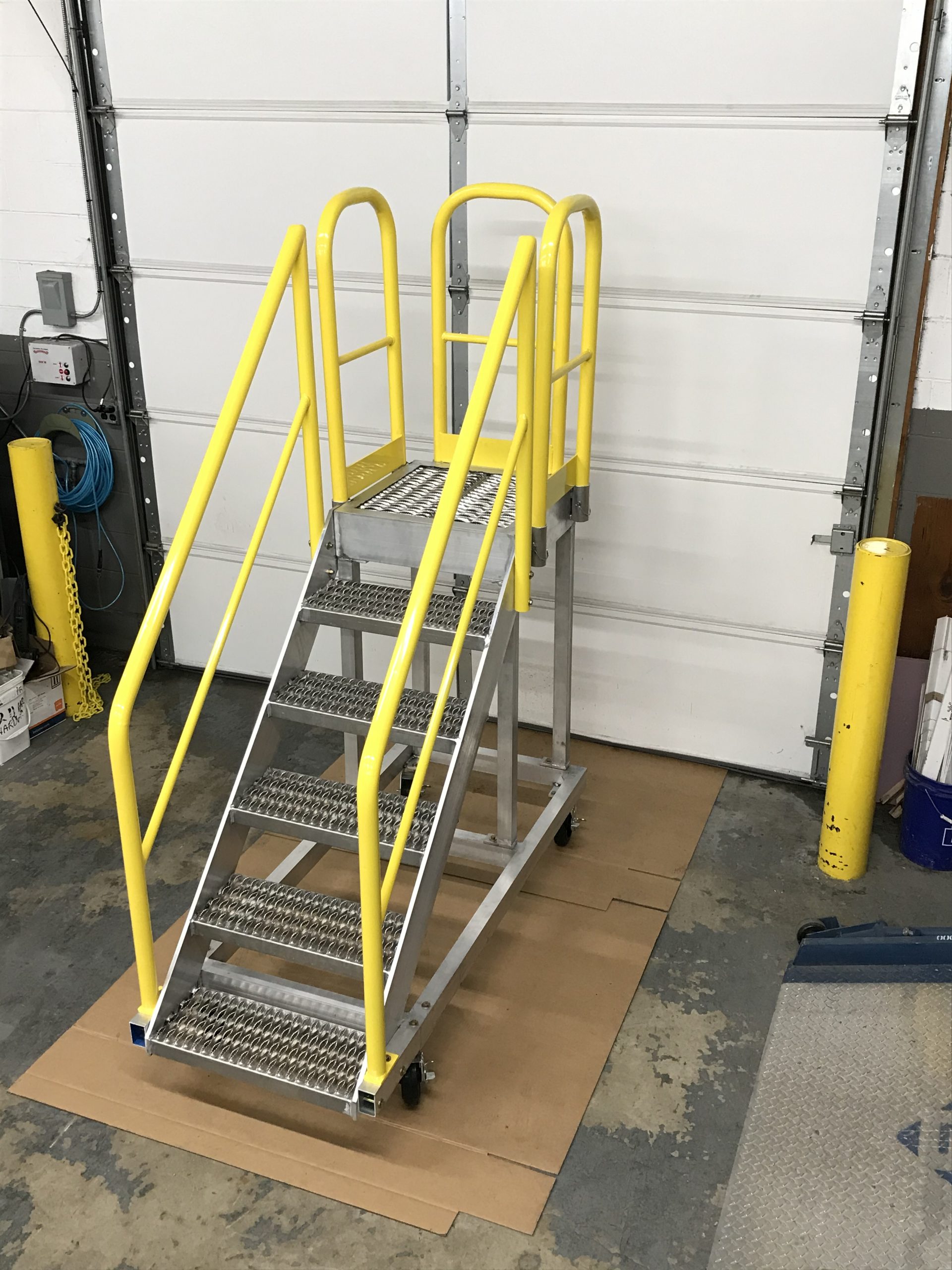 OSHA Compliant Heavy-Duty Aluminum Rolling Stairs with Platform